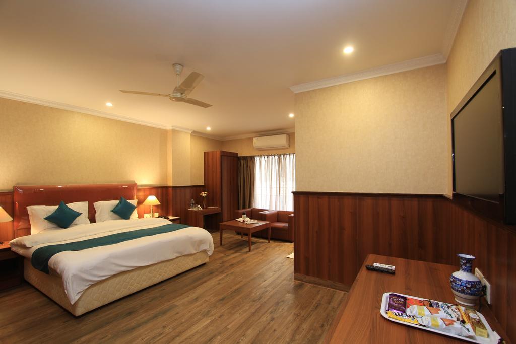 Hotel Noor Empire International Kormangala Bangalore Exterior foto